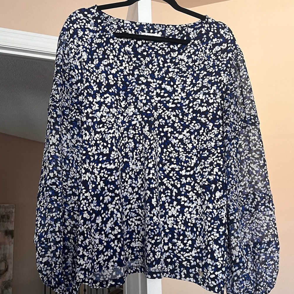 Calvin Klein Blue and White Patterned Blouse